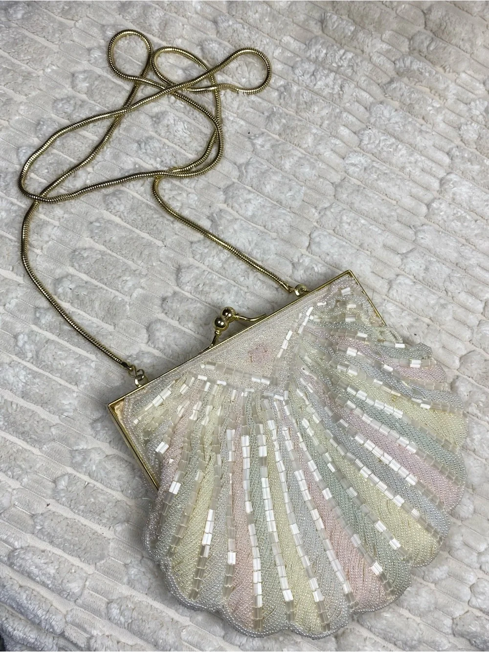 Vintage La Regale Vanessa Beaded Shell Bag Iridescent Pastel Clam Clutch Evening